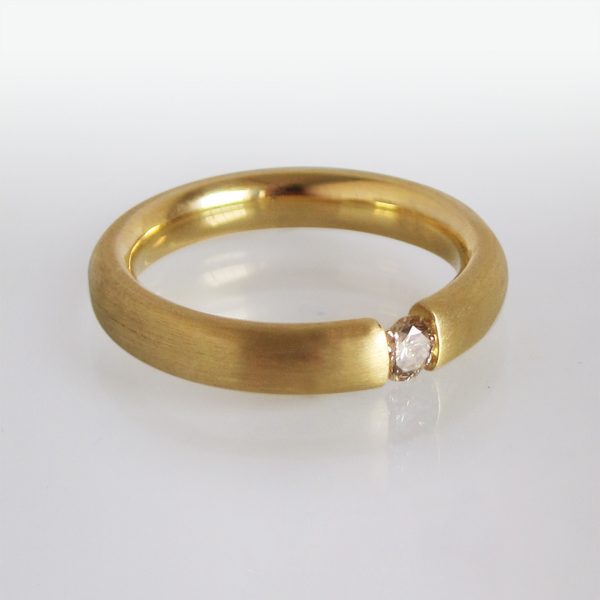 Spannring 18k Gold Champagnerbrillant